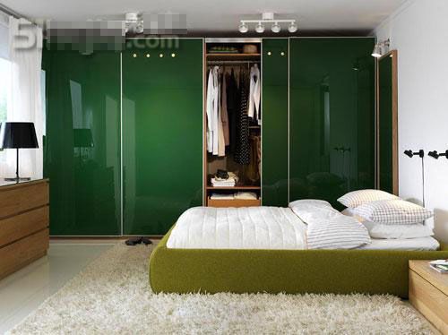 绚丽色彩点亮卧室空间设计修