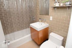 40平单身暖色小居现代卫生间装修图片