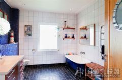 瑞典清新优雅湖滨别墅现代卫生间装修图片