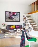 七彩糖果色 充满活力的公寓现代客厅装修图片