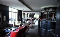 迪拜独具格调的奢华酒店酒吧装修图片