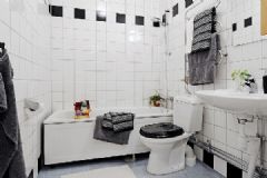 黑白灰三色搭配经典简约公寓简约卫生间装修图片