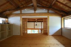 日本木质与玻璃结构度假屋简约客厅装修图片