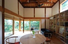 日本木质与玻璃结构度假屋简约书房装修图片