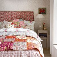 粉红色的卧室现代卧室装修图片