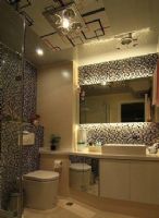 25万打造高贵典雅的95平两居室现代卫生间装修图片
