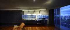 澳大利亚黄金海岸的奢华海滨别墅现代厨房装修图片