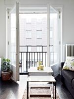 61平米现代黑白公寓现代阳台装修图片
