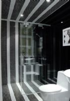 现代风格 三室一厅一卫现代卫生间装修图片