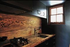 厨房后档板设计案例，实用又简单混搭厨房装修图片