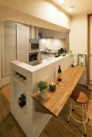 86平日式温馨公寓现代厨房装修图片