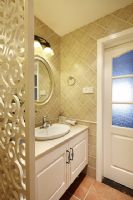 135平美式温馨公寓美式卫生间装修图片