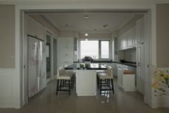 176平美式休闲大户型设计美式厨房装修图片