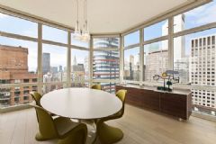 外形华丽的纽约公寓 宽敞明亮大气的住宅现代风格阳台装修图片