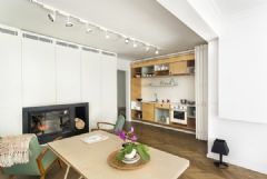 舒适温馨的现代生活空间 索菲亚老旧公寓改造现代餐厅装修图片