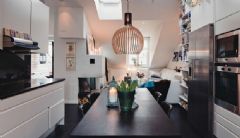 70平米瑞典公寓设计 美丽精致的阁楼现代餐厅装修图片