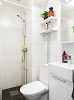 简单温馨的36平米多彩单身公寓现代卫生间装修图片
