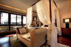 传统与现代相结合的中国风 凸显古典华丽气质现代卧室装修图片