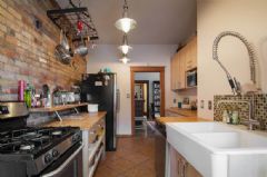 老房换新颜！温暖质朴的公寓设计现代厨房装修图片