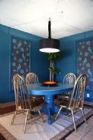 宁静淡雅蓝色系家居 大胆的色彩运用现代餐厅装修图片