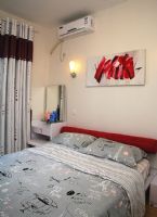 100平简约婚房设计 红白色的时尚清新搭简约卧室装修图片