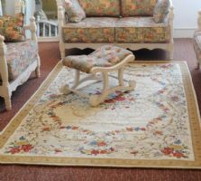 最新地毯与家具搭配设计欧式客厅装修图片