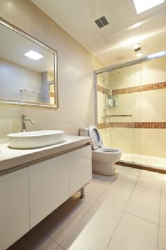 160平现代中式温馨居现代卫生间装修图片