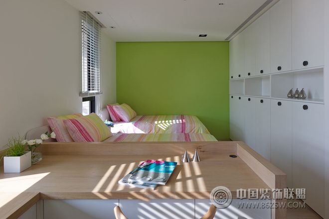 木质简约儿童房设计案例简约风格卧室装修效果图