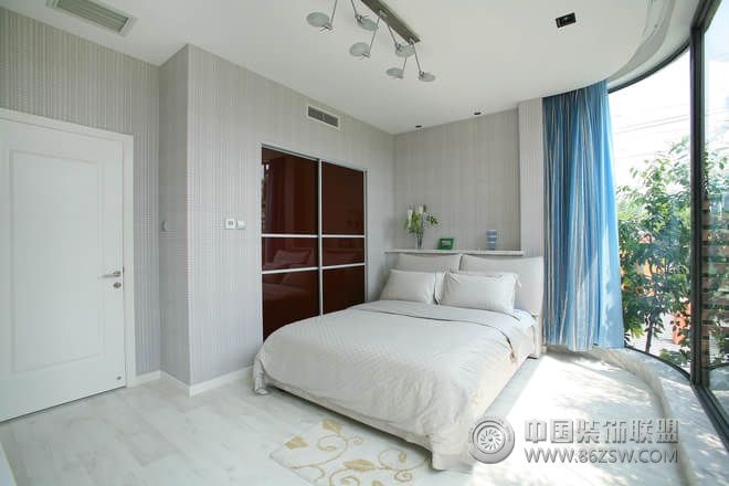 现代阳光房卧室装修案例现代风格卧室装修效果图
