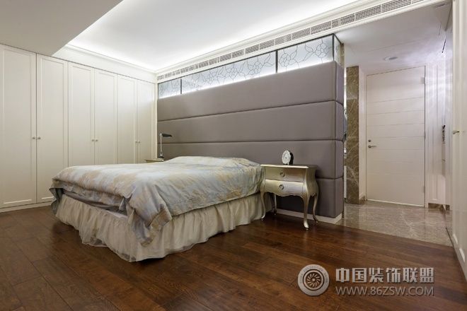 新古典卧室隔断设计古典风格卧室装修效果图