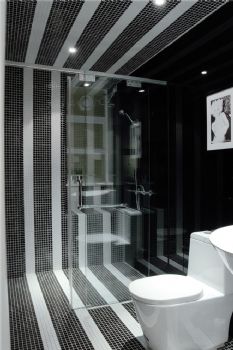 时尚黑白经典装修设计案例现代卫生间装修图片