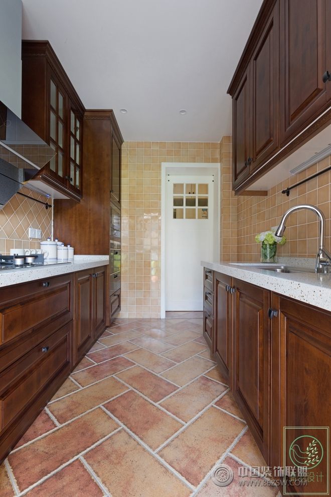 美式三居样板房设计美式风格厨房装修效果图